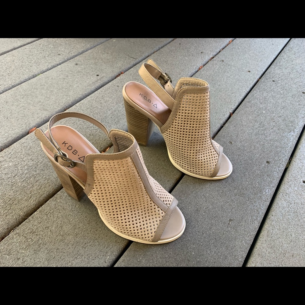 Kelsi Dagger Suede Heeled booties. Size 7.5